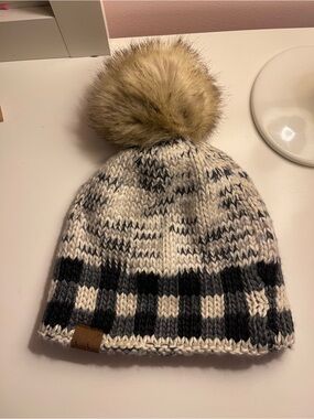 Neutral Plaid Pom Beanie - Cream & Black